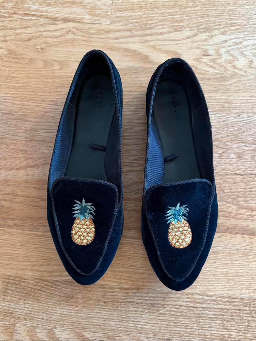 Zara Woman Dark Green Velvet Embroidered Pineapple Loafers - Size 40